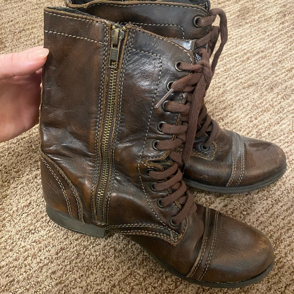 Steve Madden Leather Lace-up boot with zipper: Size 8.5